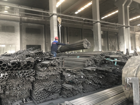 HL Finish Paslanmaz Çelik Yuvarlak Boru Aisi 304 316L 321 Dekorasyon İçin Yuvarlak Boru